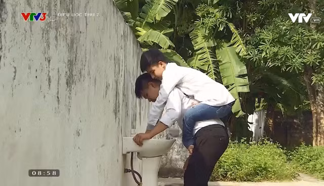 Nam sinh 10 năm cõng bạn được miễn học phí ở ĐH Y Dược Thái Bình, vẫn có thể học ĐH Y Hà Nội sau này