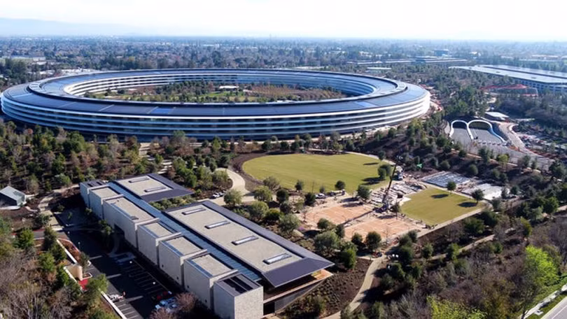 Ngắm trụ sở của Apple đẹp như phi thuyền
