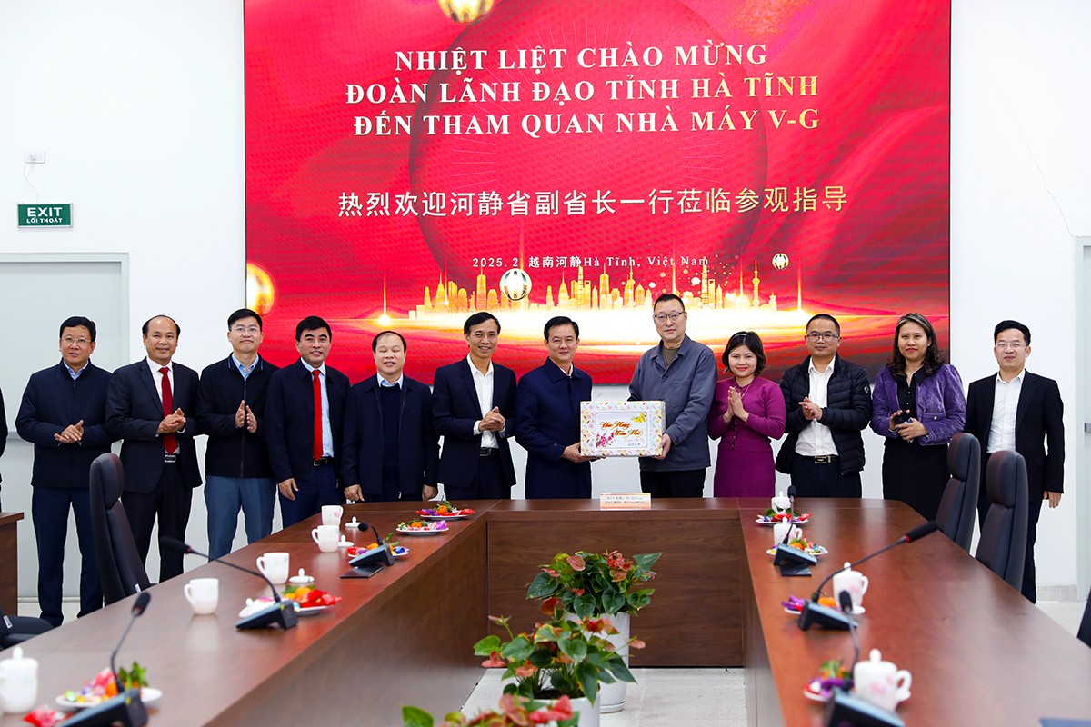 ... Nhà máy sản xuất pin Lithium...