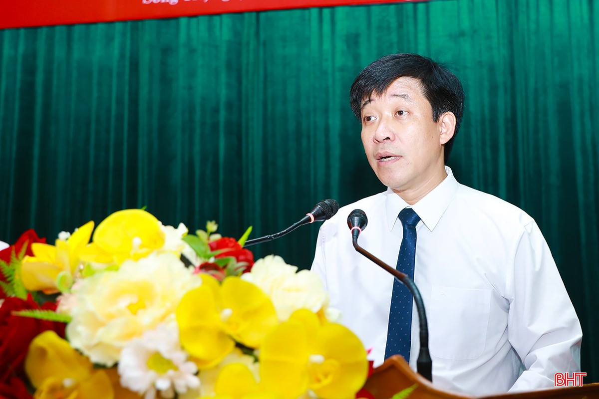 Phó Bí thư Thường trực Đảng uỷ phường Sông Trí Nguyễn Anh Ngọc triển khai kế hoạch Đại hội đại biểu Đảng bộ phường Sông Trí lần thứ nhất.
