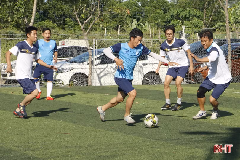 Khởi tranh Giải Bóng đá truyền thống ngành Thông tin và Truyền thông Hà Tĩnh
