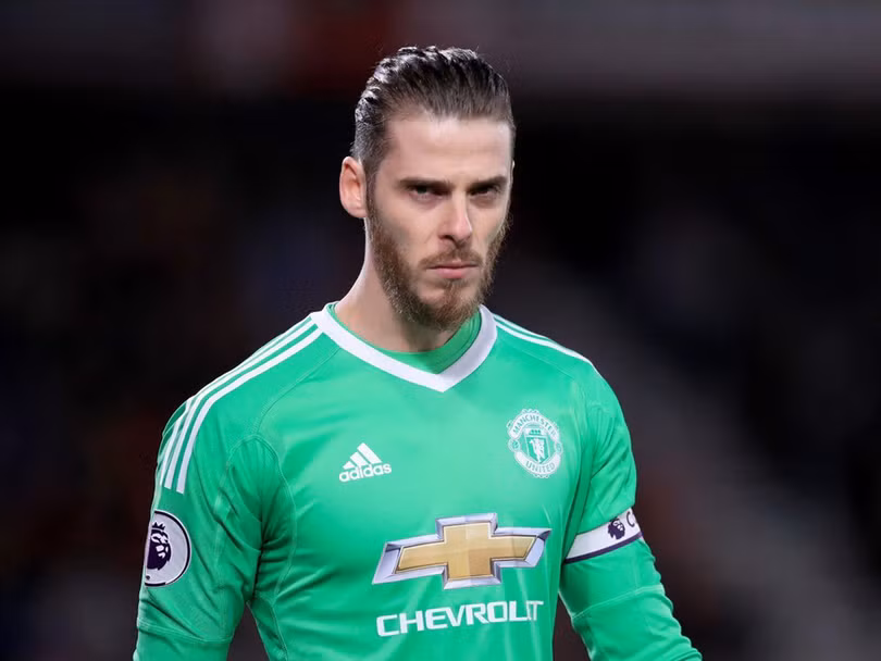 Man United và nỗi xấu hổ về tấm băng đội trưởng