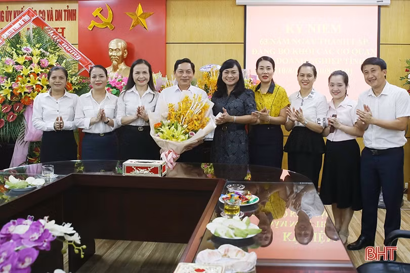 Phát huy tinh thần gương mẫu, tiếp tục làm tốt công tác xây dựng Đảng