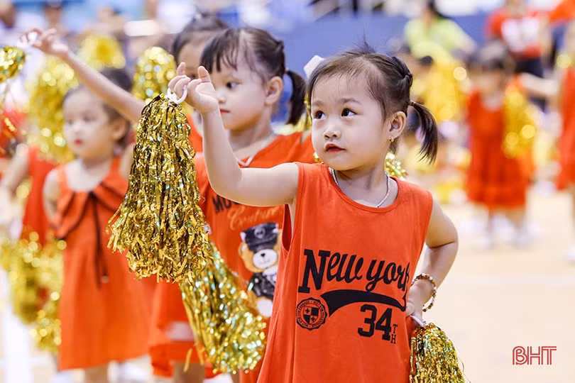 700 học sinh Mầm non Trí Đức vui mùa hè sôi động