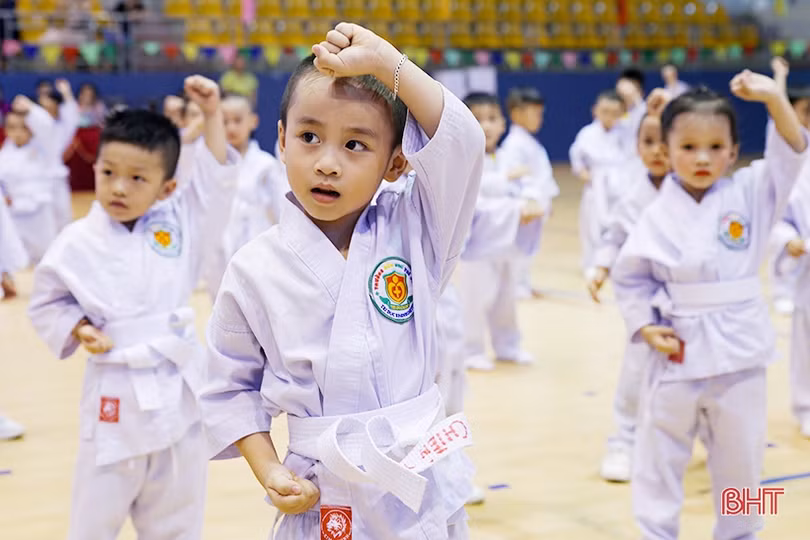 700 học sinh Mầm non Trí Đức vui mùa hè sôi động