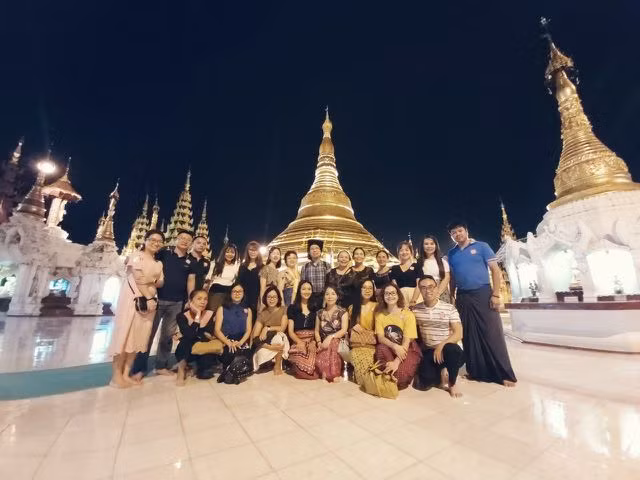 Độc đáo ngôi chùa dát 90 tấn vàng, gắn nghìn viên kim cương đắt giá ở Myanmar