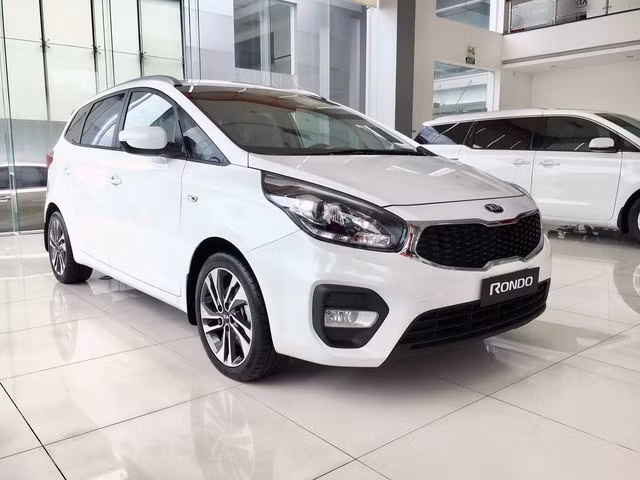 Kia Rondo thêm phiên bản giá rẻ chỉ 585 triệu đồng