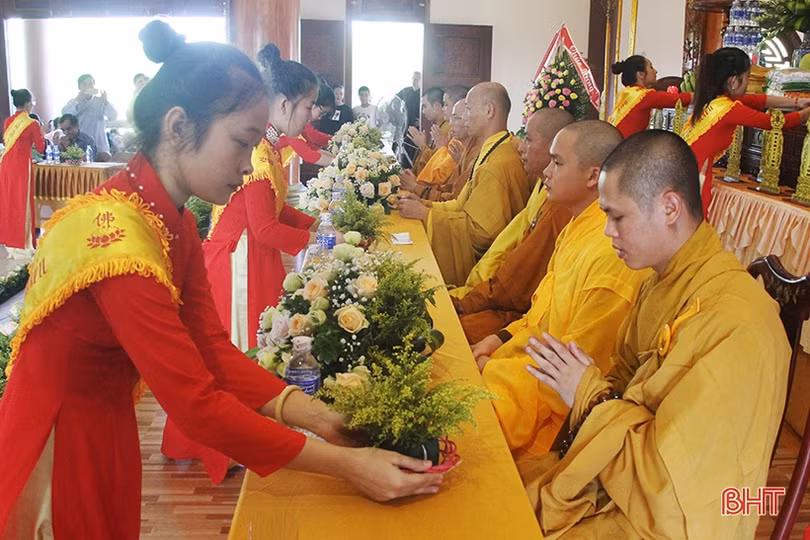 Xúc động đại lễ Vu lan - mùa hiếu hạnh 2019 tại chùa Giai Lam