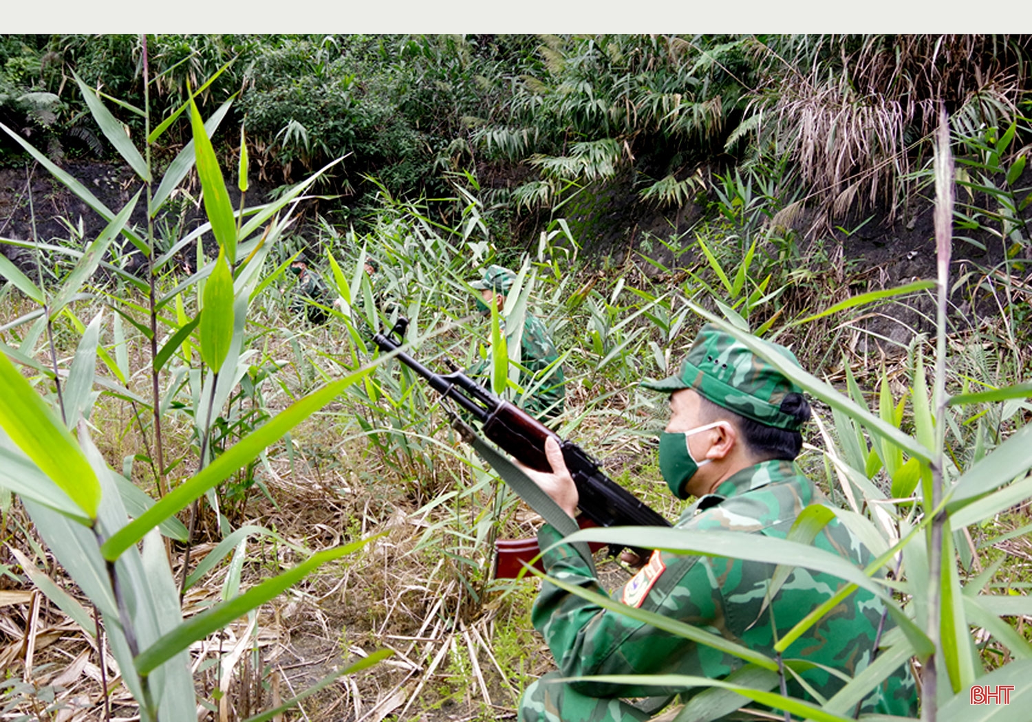 “Xin hát mãi về anh, người chiến sỹ biên cương...”