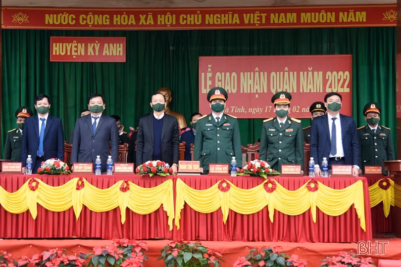 Hà Tĩnh tổ chức lễ giao nhận quân nhanh gọn, đảm bảo an toàn