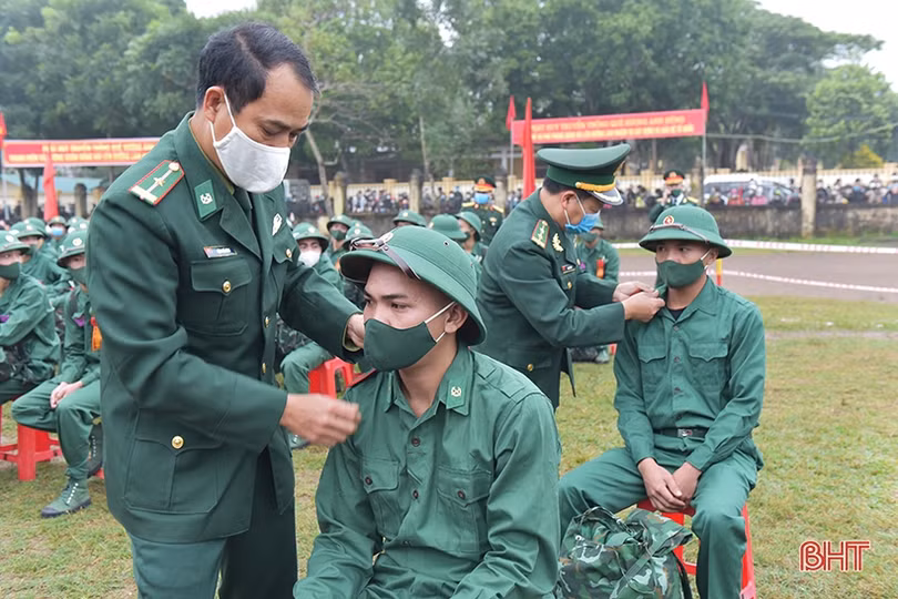 Hà Tĩnh tổ chức lễ giao nhận quân nhanh gọn, đảm bảo an toàn