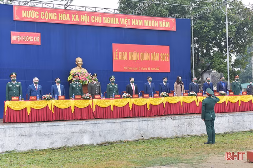 Hà Tĩnh tổ chức lễ giao nhận quân nhanh gọn, đảm bảo an toàn