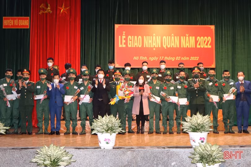 Hà Tĩnh tổ chức lễ giao nhận quân nhanh gọn, đảm bảo an toàn
