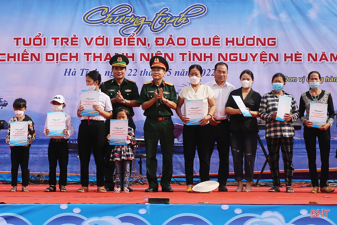 Phát huy sức trẻ xây dựng quê hương, bảo vệ chủ quyền biển, đảo Tổ quốc