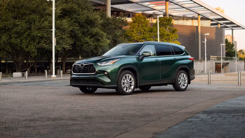 Toyota Highlander Turbo 2023 chốt giá từ 36.420 USD