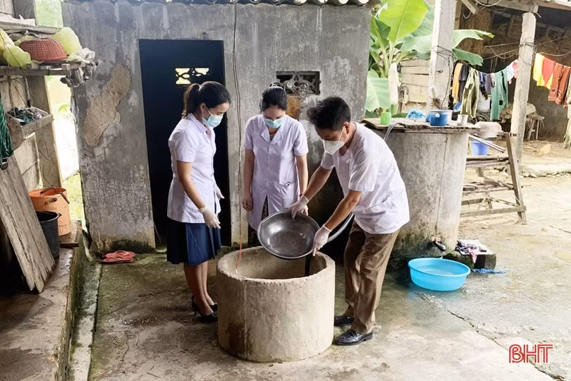 Các địa bàn ngập lụt ở Hà Tĩnh khẩn trương vệ sinh môi trường, ngăn dịch bệnh bùng phát