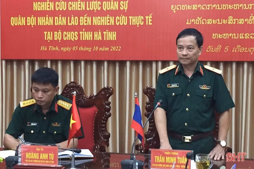 Đoàn cán bộ nghiên cứu chiến lược Quân sự Quân đội Lào học hỏi kinh nghiệm lực lượng vũ trang Hà Tĩnh
