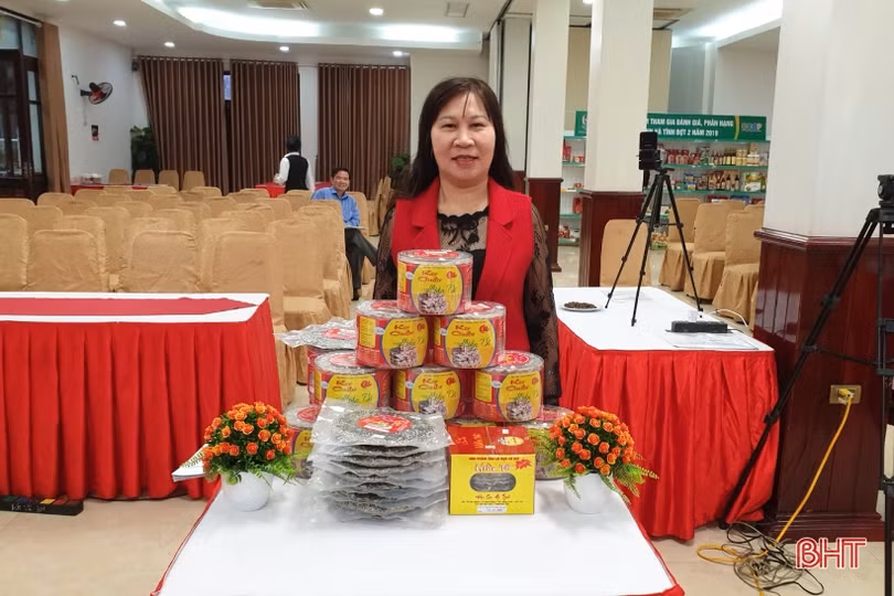 Người phụ nữ 30 năm gìn giữ hương vị cu đơ Hà Tĩnh