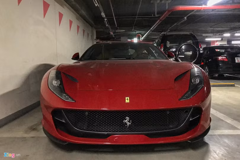 Hình ảnh Ferrari 812 Superfast đầu tiên về Việt Nam