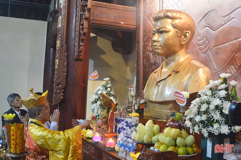 Lễ an vị tượng thờ anh hùng liệt sỹ Lý Tự Trọng