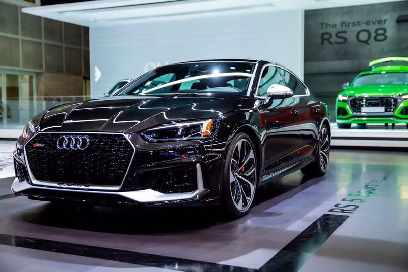Audi RS 5 mới gây ấn tượng với phiên bản Báo đen