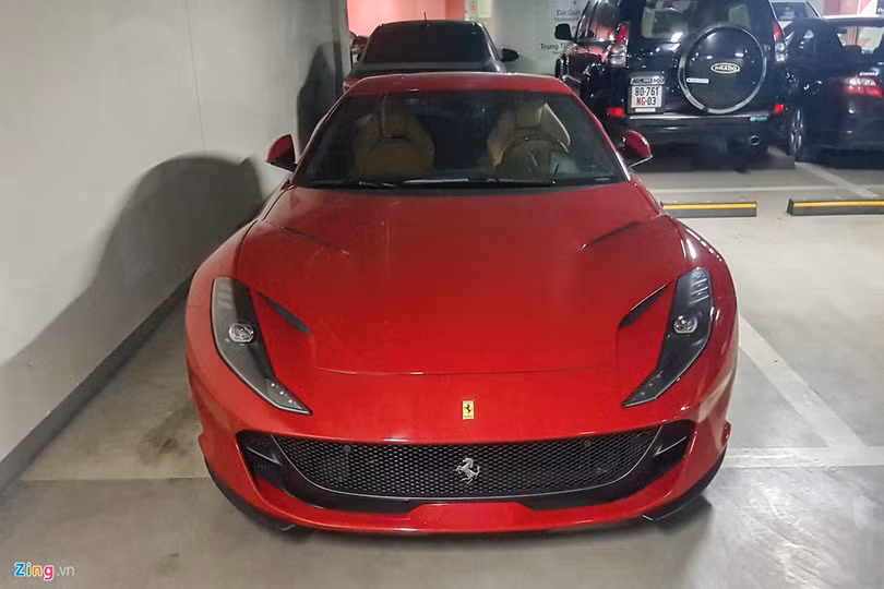 Hình ảnh Ferrari 812 Superfast đầu tiên về Việt Nam