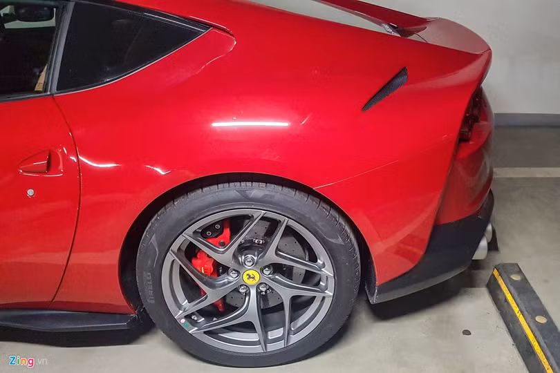 Hình ảnh Ferrari 812 Superfast đầu tiên về Việt Nam