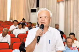 Cử tri kiến nghị nhiều vấn đề về dân sinh, phát triển hạ tầng