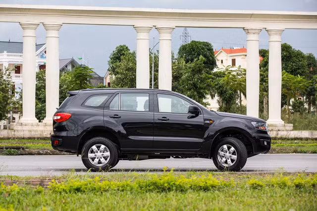 ford viet nam trinh lang xe everest ambiente don dau xu the