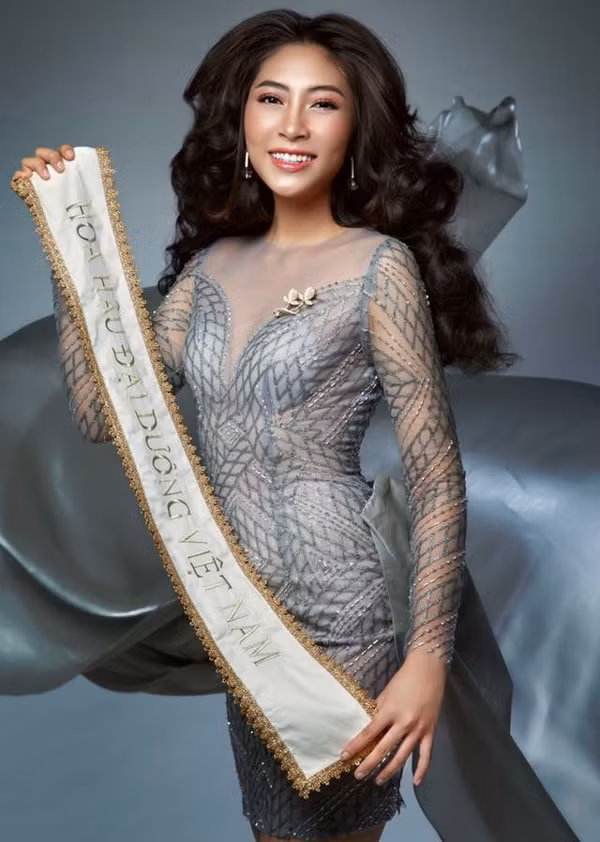 hoa hau dai duong 2014 dang thu thao di mo cung nho ve ha tinh