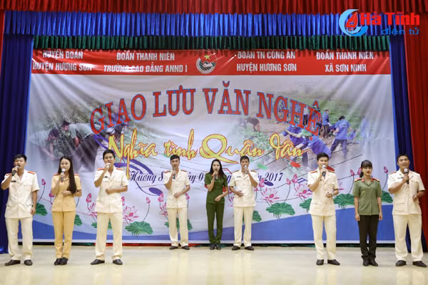 dac sac dem giao luu van nghe nghia tinh quan dan