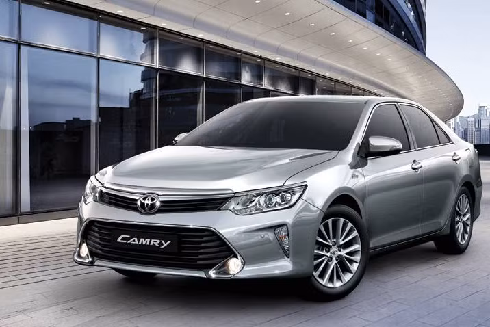 toyota dong loat giam gia cac mau xe lap rap truoc them thue moi
