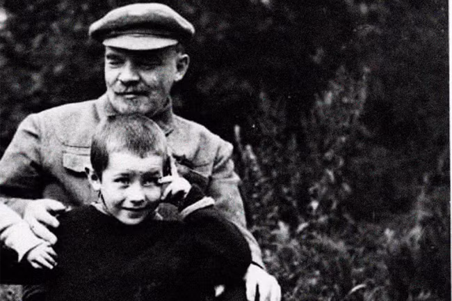 chiem nguong nhung buc anh hiem ve nha lanh tu vladimir lenin