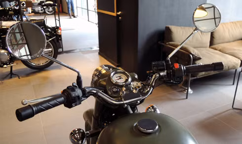 royal enfield classic 500 moto 500 phan khoi re nhat viet nam