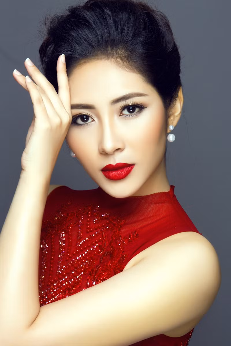 hoa hau dai duong 2014 dang thu thao di mo cung nho ve ha tinh
