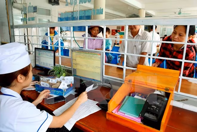 ngay nao cung di kham benh 10 thang huong bhyt 129 trieu dong