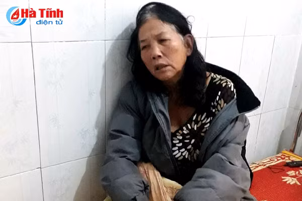 truy tim nhom con do danh dam doa giet ba lao ban hang