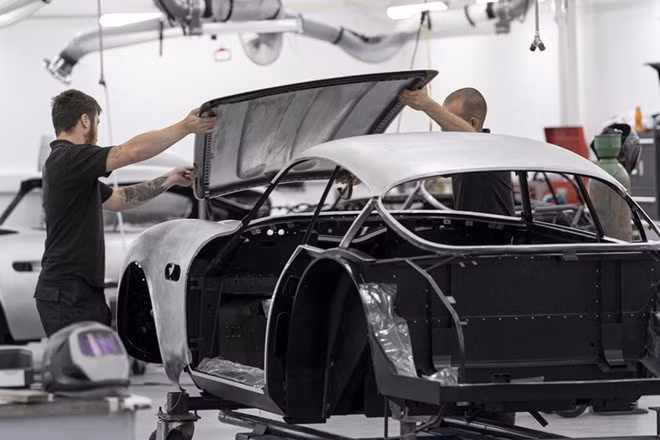 Siêu xe đắt nhất lịch sử Aston Martin bắt đầu được sản xuất