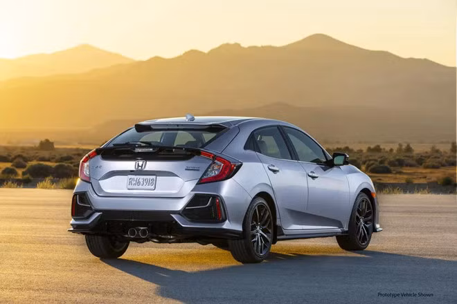 Bất chấp xu hướng, Honda trang bị số sàn cho Civic 2020 bản cao nhất