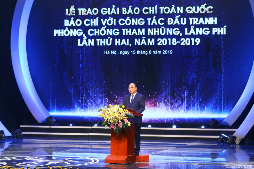 Thủ tướng kỳ vọng vai trò của báo chí trong chống tham nhũng