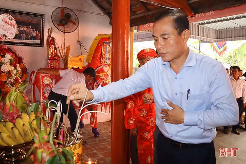 Đón nhận bằng xếp hạng di tích lịch sử - văn hóa cấp tỉnh nhà thờ Trần Văn Tùy