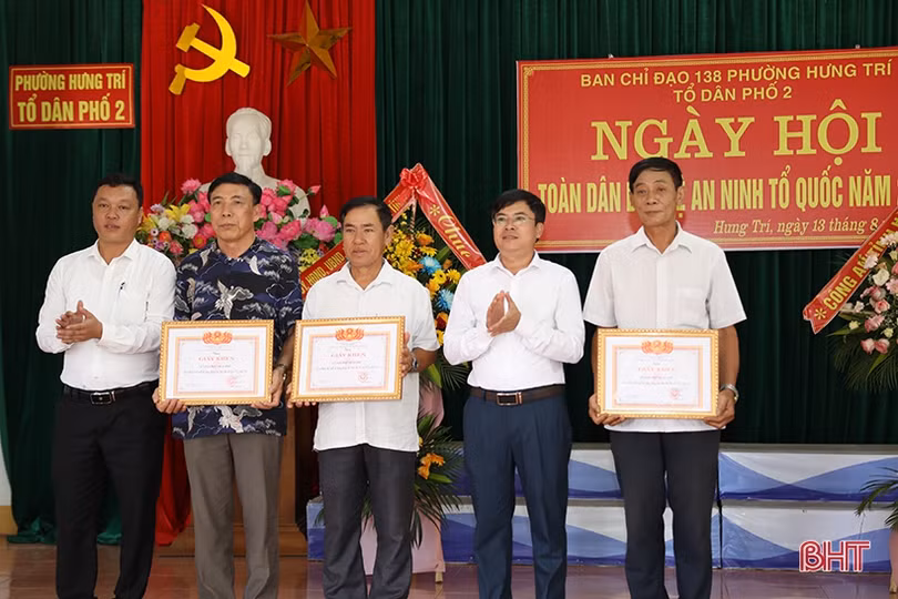 Tổ dân phố đầu tiên ở TX Kỳ Anh vui Ngày hội toàn dân bảo vệ an ninh Tổ quốc”
