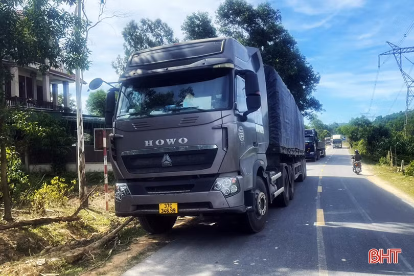 Giải pháp nào ngăn chặn triệt để xe quá khổ, quá tải ở Hà Tĩnh?