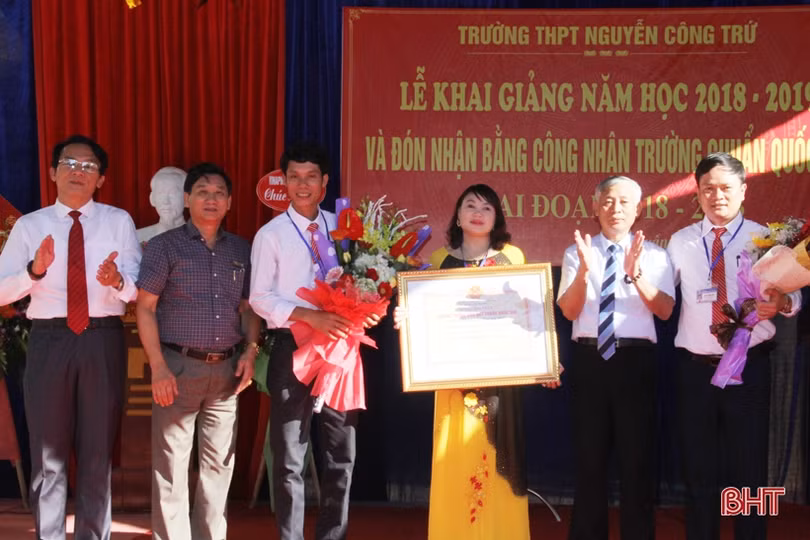 Lãnh đạo Hà Tĩnh dự lễ khai giảng năm học 2018-2019 tại các trường