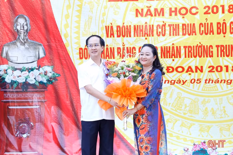Lãnh đạo Hà Tĩnh dự lễ khai giảng năm học 2018-2019 tại các trường