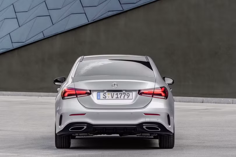Mercedes A-Class 2019 giá khởi điểm hơn 35.000 USD