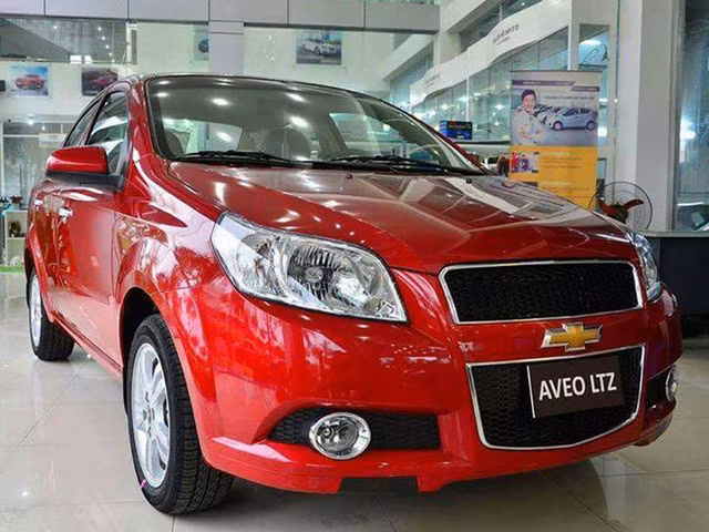 Nơi giảm 500 triệu, chỗ tăng 100 triệu: Hoang mang giá ô tô bất thường