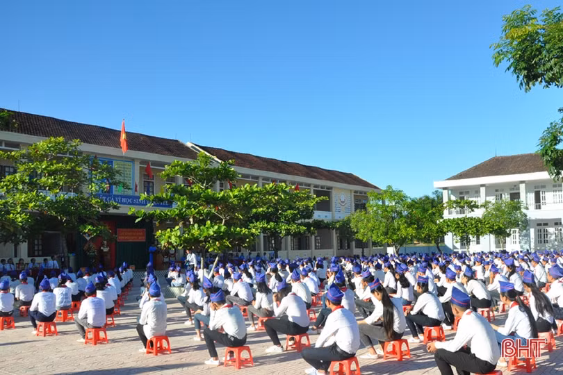 Hơn 330 nghìn giáo viên, học sinh Hà Tĩnh bước vào năm học mới