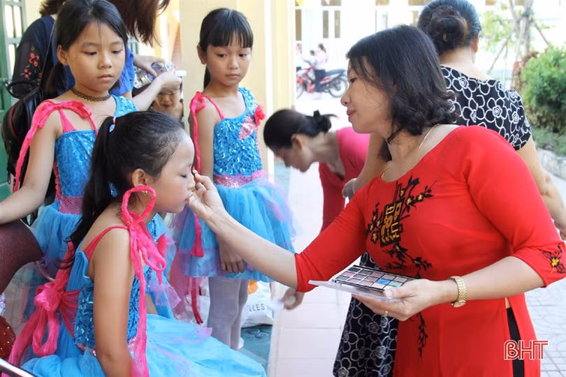 Hơn 330 nghìn giáo viên, học sinh Hà Tĩnh bước vào năm học mới