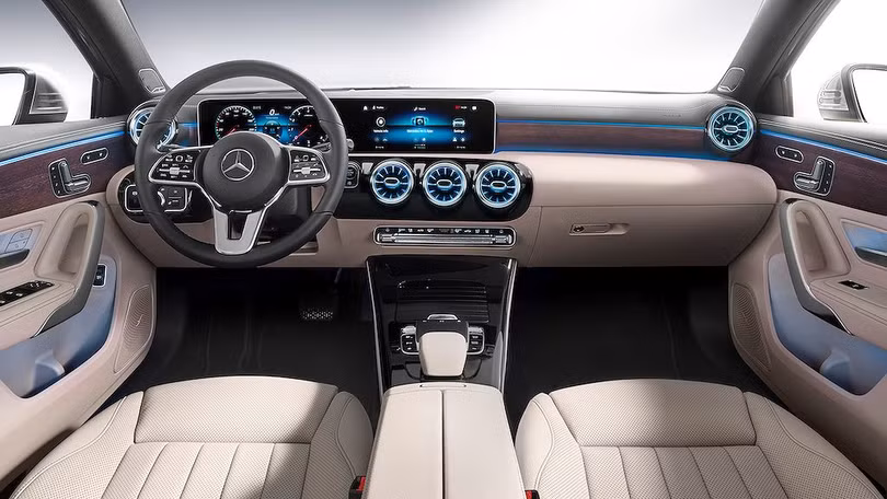 Chi tiết Mercedes A-Class sedan giá từ 835 triệu